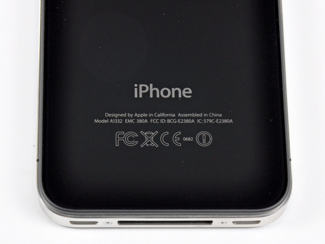 苹果 iPhone 4 手机背面的标注