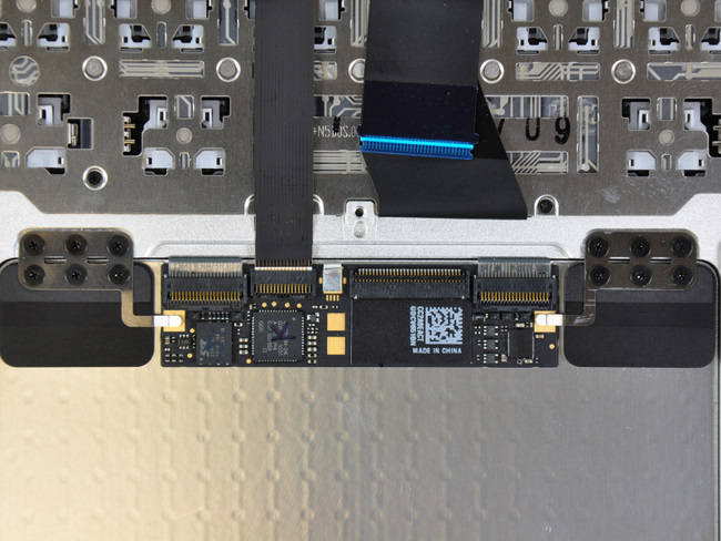 11寸苹果 Macbook Air笔记本电脑的多点触摸控制器