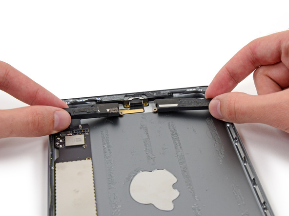 苹果 iPad mini 2 拆机组图