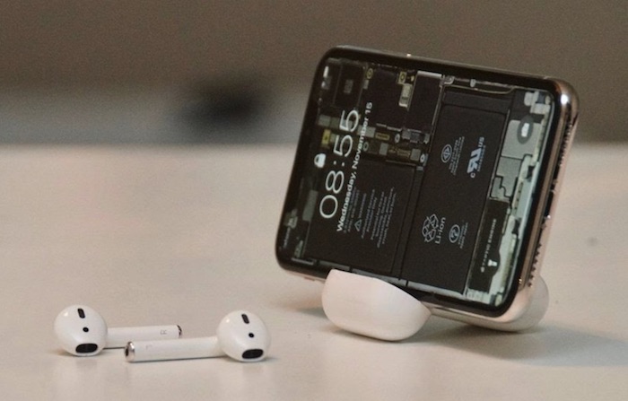 苹果 AirPods 耳机盒做 iPhone 支架