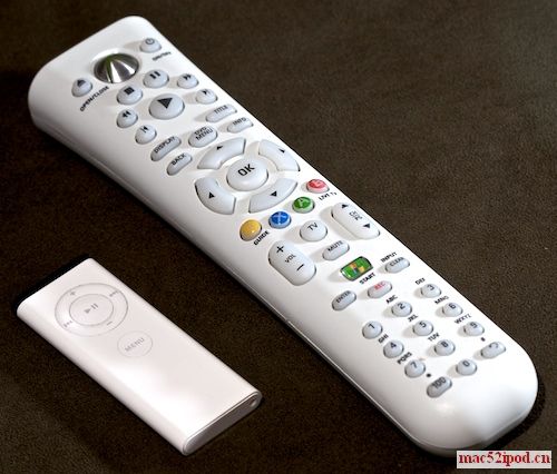 苹果Apple Remote和微软的遥控器对比图