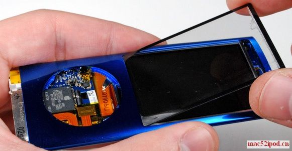 09新款苹果iPod Nano拆解及零件组图：拆下屏幕保护罩