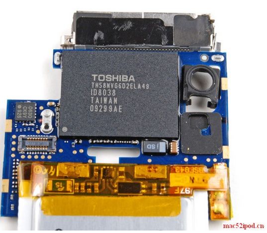 09新款苹果iPod Nano拆解及零件组图：Flash存储芯片，东芝的