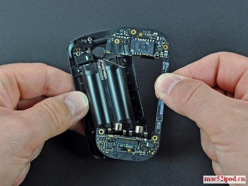 苹果电脑MagicMouse鼠标的电池仓