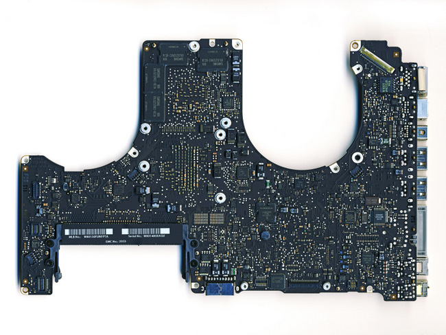 i5/i7处理器版苹果Macbook Pro笔记本电脑的主板背面照片