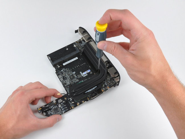 拆解苹果Mac Mini的热管散热器