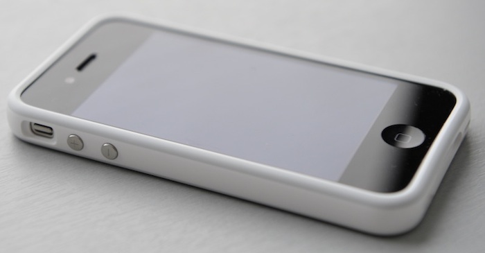 苹果 iPhone 4 手机官方保护套“bumper”实机效果图