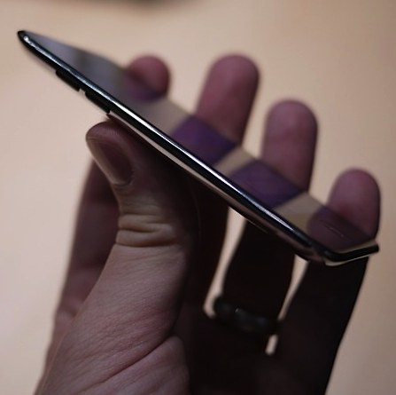苹果 iPod touch 4 的厚度