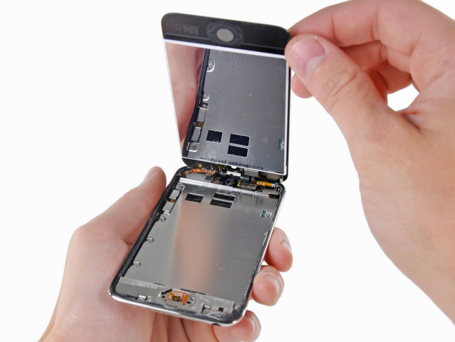 打开苹果 iPod touch 4 屏幕