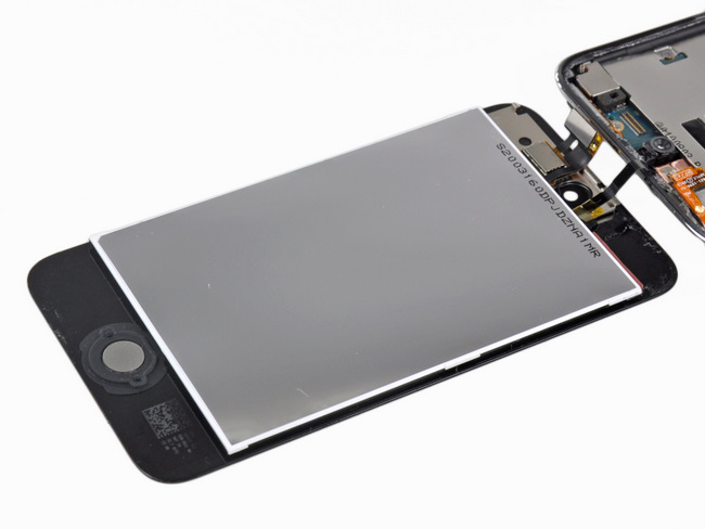 苹果 iPod touch 4 屏幕模块和主板模块之间的排线