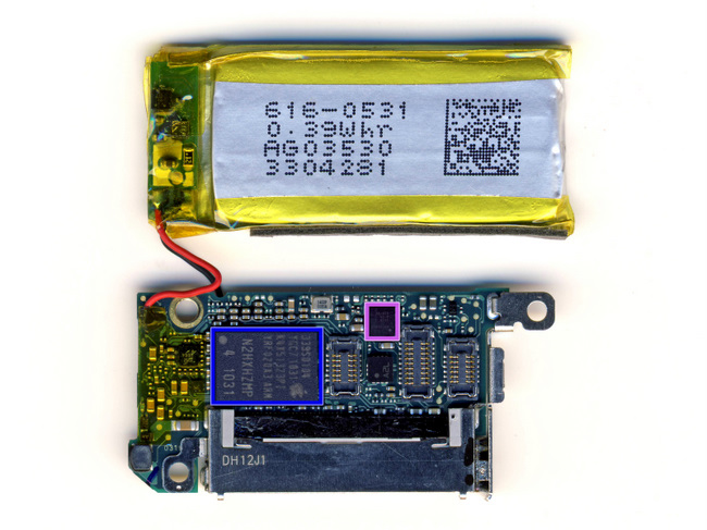 第六代苹果 iPod nano 的主板背面