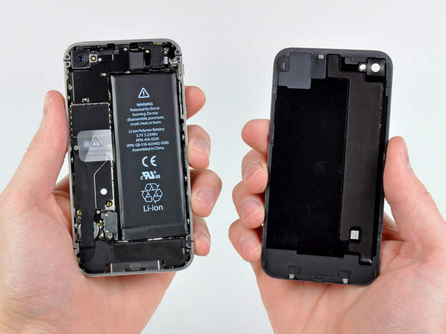 CDMA 版苹果 iPhone 4 手机内部