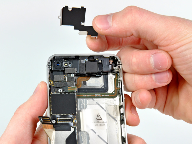 CDMA 版苹果 iPhone 4 手机的顶部屏蔽罩