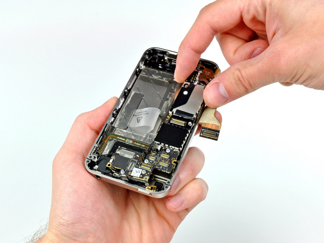 CDMA 版苹果 iPhone 4 手机的主板