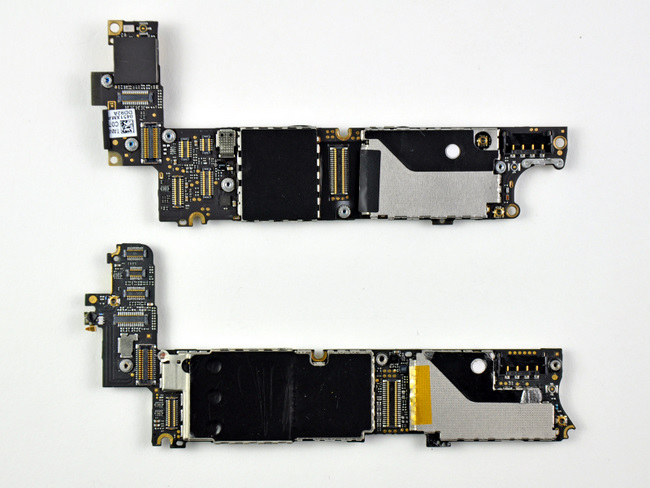 CDMA、GSM 版苹果 iPhone 4 手机主板对比