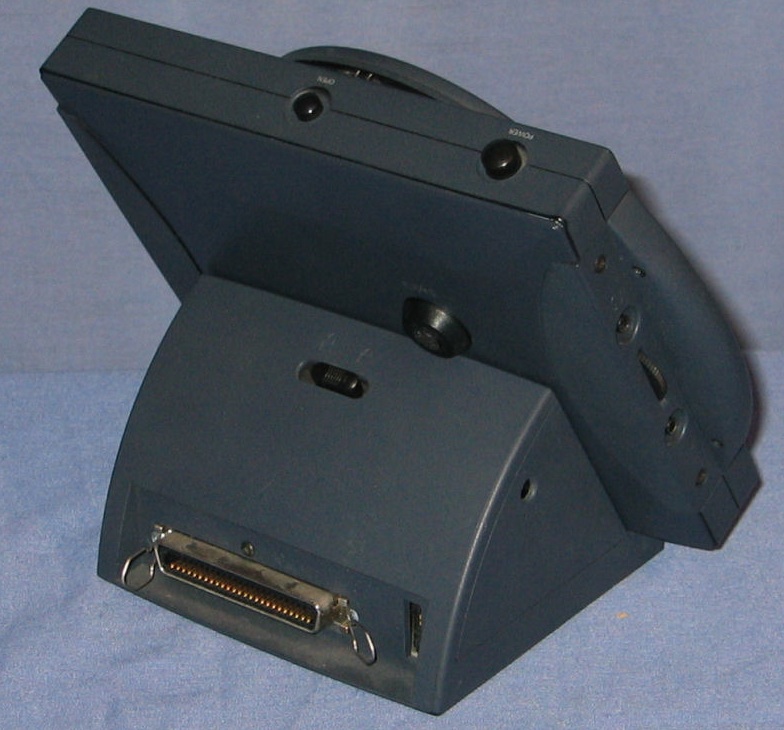 苹果 PowerCD 播放器背面照片