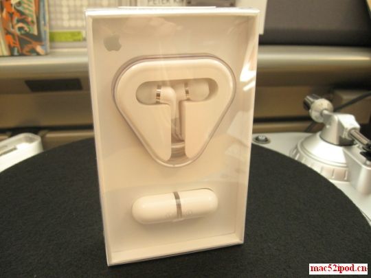 新款苹果iPod入耳式耳机包装照片