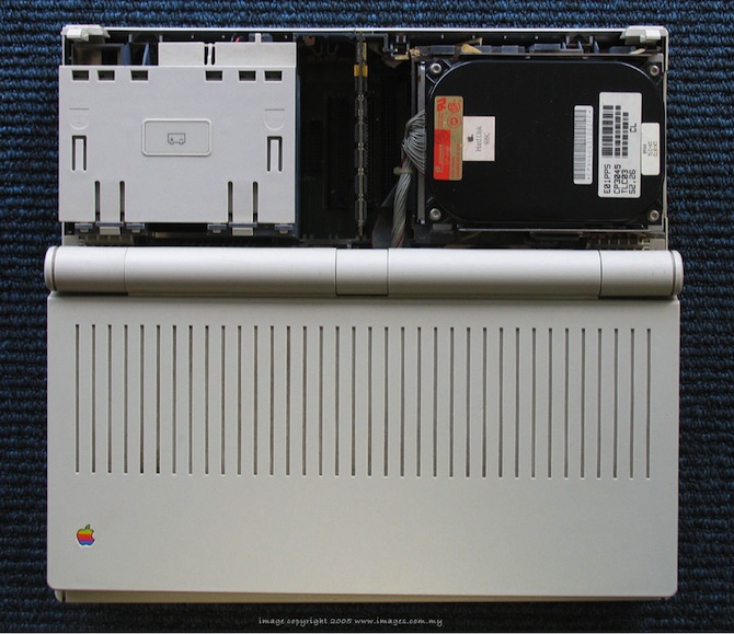 第一台苹果笔记本电脑：Macintosh Portable