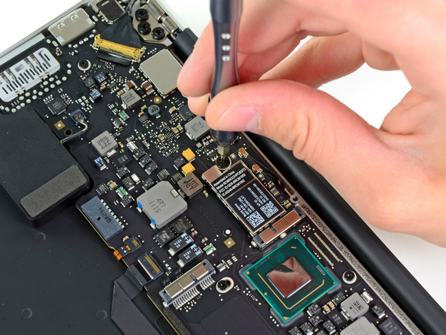 2011年款苹果 MacBook Air 超薄笔记本电脑的无线模块