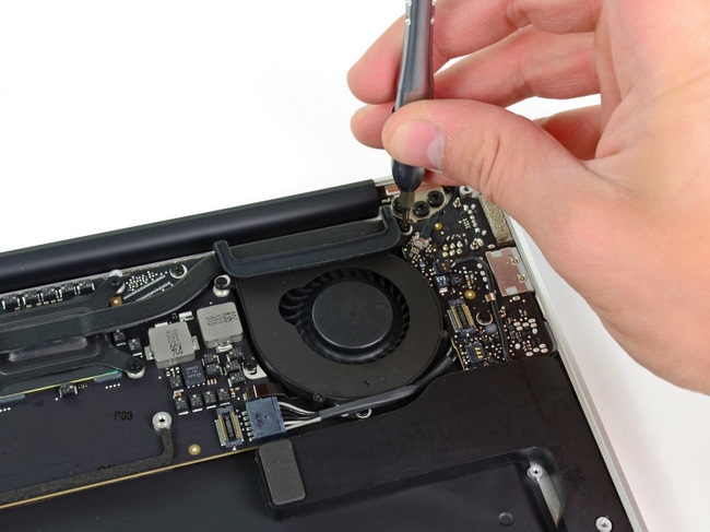 2011年款苹果 MacBook Air 超薄笔记本电脑的散热风扇