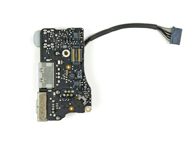 2011年款苹果 MacBook Air 超薄笔记本电脑的 I/O 接口模块