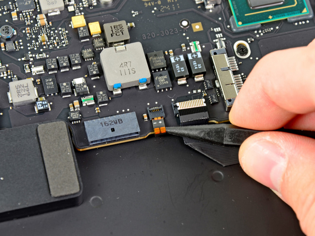 2011年款苹果 MacBook Air 超薄笔记本电脑的背光键盘排线