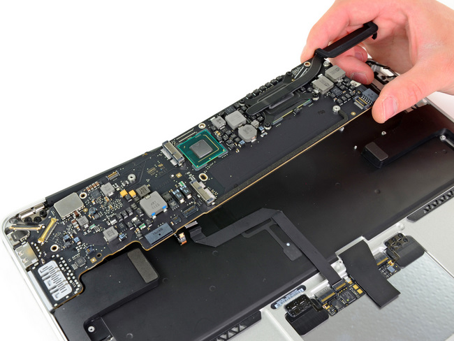 2011年款苹果 MacBook Air 超薄笔记本电脑的主板