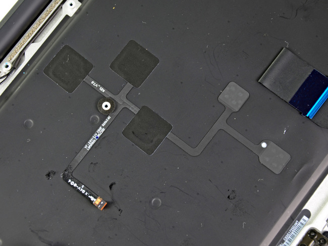 2011年款苹果 MacBook Air 超薄笔记本电脑的键盘背光设备