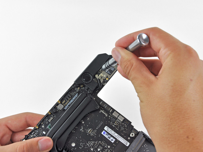 2011年新款苹果 Mac mini 音箱固定螺丝