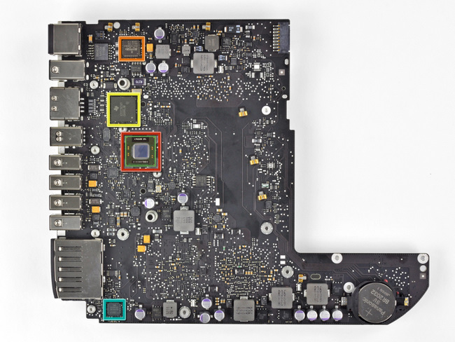 2011年新款苹果 Mac mini 的电脑主板背面芯片