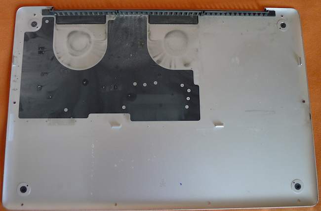 苹果 MacBook Pro 笔记本电脑拆机除尘