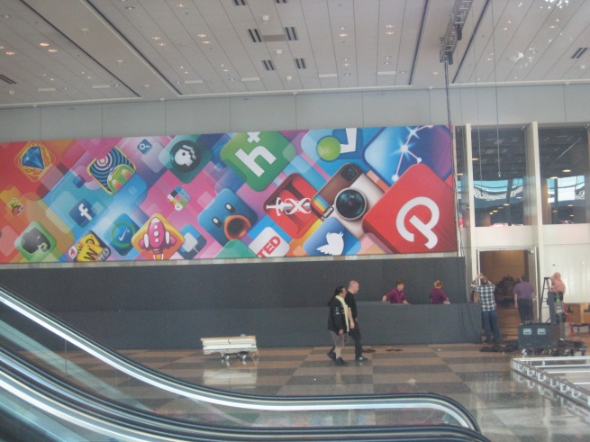 苹果 WWDC 2012 大会条幅和口号