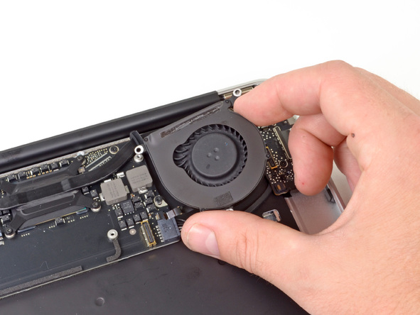 2012 款苹果 MacBook Air 笔记本电脑的散热风扇
