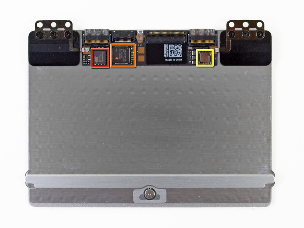 2012 款苹果 MacBook Air 笔记本电脑的触控板