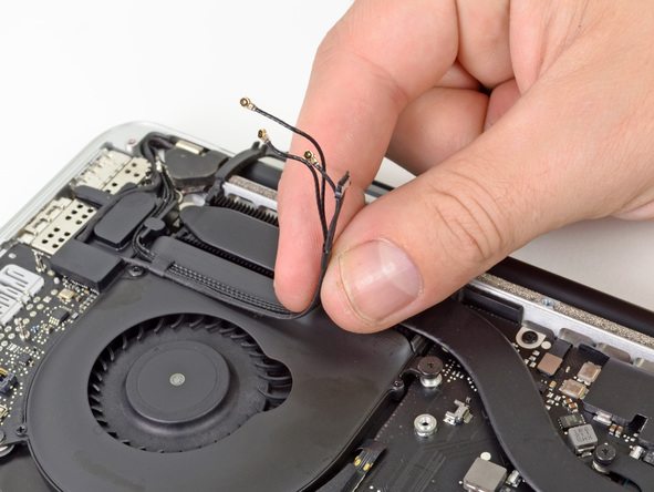 2012 款 Retina 屏苹果 MacBook Pro 笔记本电脑拆机