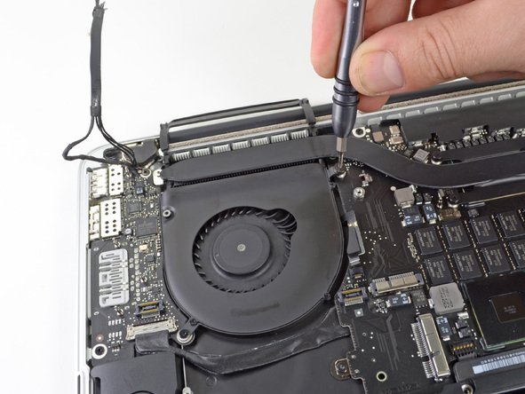 2012 款 Retina 屏苹果 MacBook Pro 笔记本电脑的散热风扇