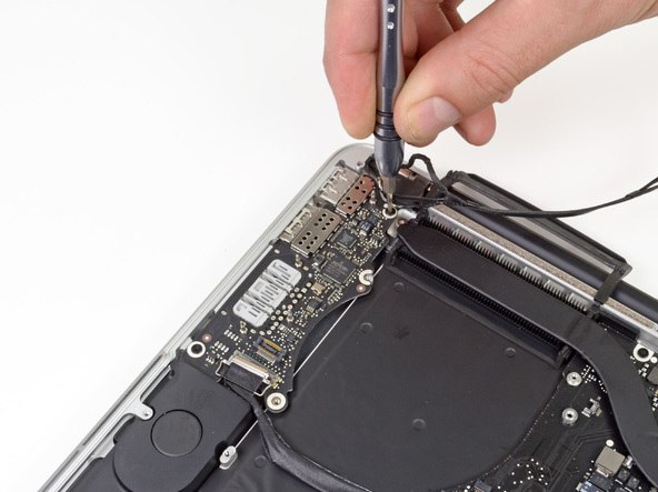 2012 款 Retina 屏苹果 MacBook Pro 笔记本电脑拆机