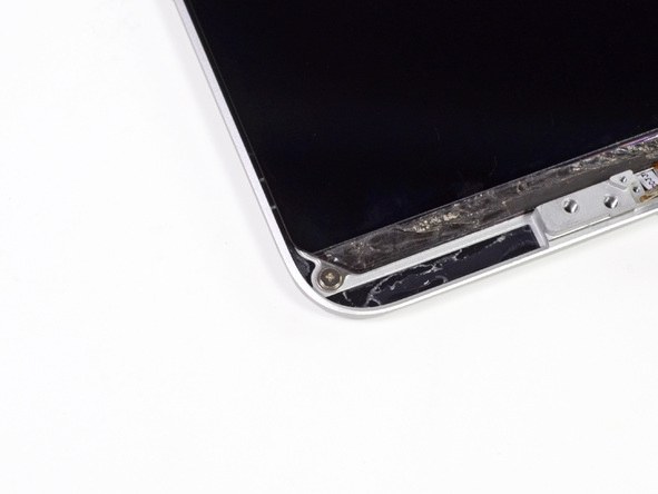 2012 款 Retina 屏苹果 MacBook Pro 笔记本电脑的屏幕拆机组图