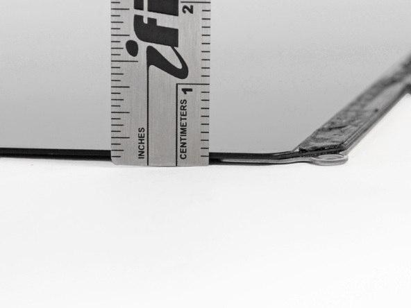 2012 款 Retina 屏苹果 MacBook Pro 笔记本电脑的屏幕拆机组图
