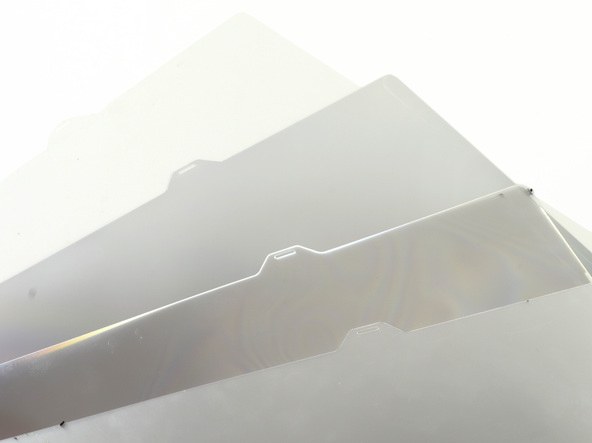 2012 款 Retina 屏苹果 MacBook Pro 笔记本电脑的屏幕拆机组图