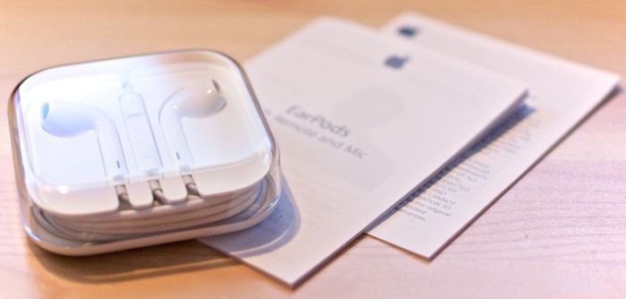 苹果 EarPods 耳机包装盒