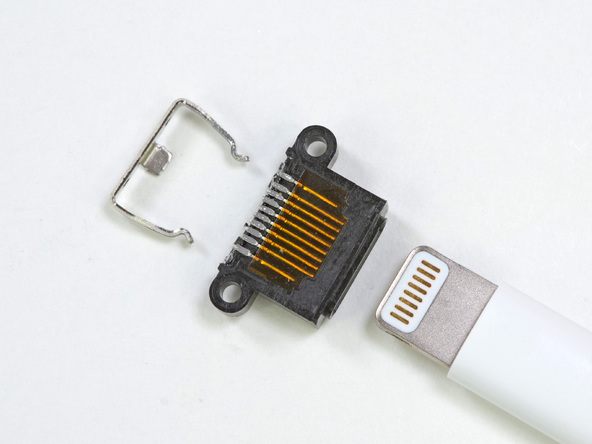 苹果 iPhone 5 的 Lightning 接口