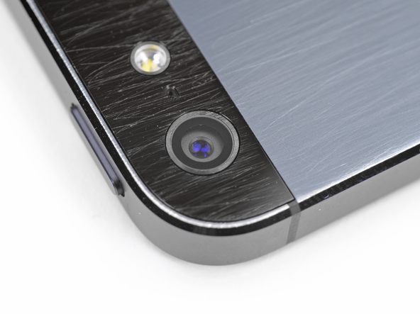 苹果 iPhone 5  摄像头的蓝宝石镜片