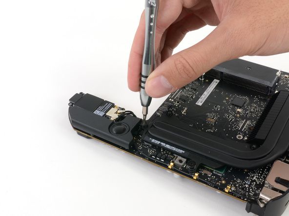 2012 款苹果 Mac mini 拆机组图