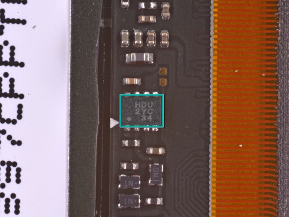 苹果 iPad mini 屏幕组件上的芯片