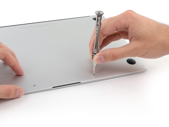 2013 款苹果 MacBook Air 笔记本电脑拆机组图