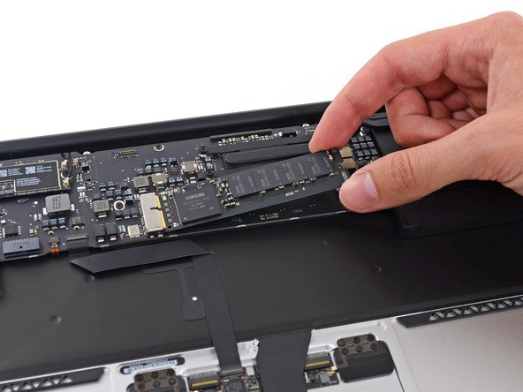 2013 款苹果 MacBook Air 笔记本电脑拆机组图