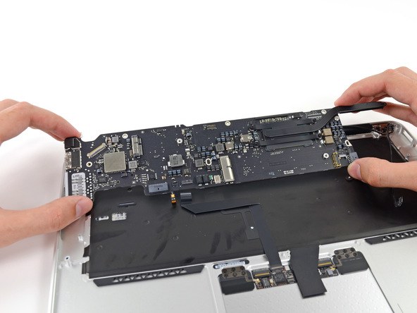 2013 款苹果 MacBook Air 笔记本电脑拆机组图
