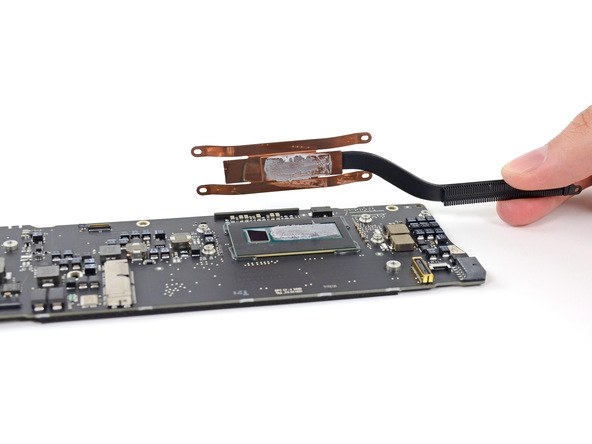2013 款苹果 MacBook Air 笔记本电脑拆机组图