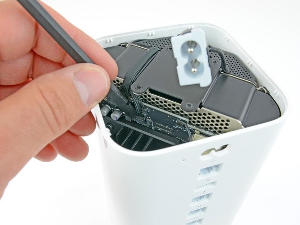 2013 款苹果 AirPort Extreme 无线基站拆机组图